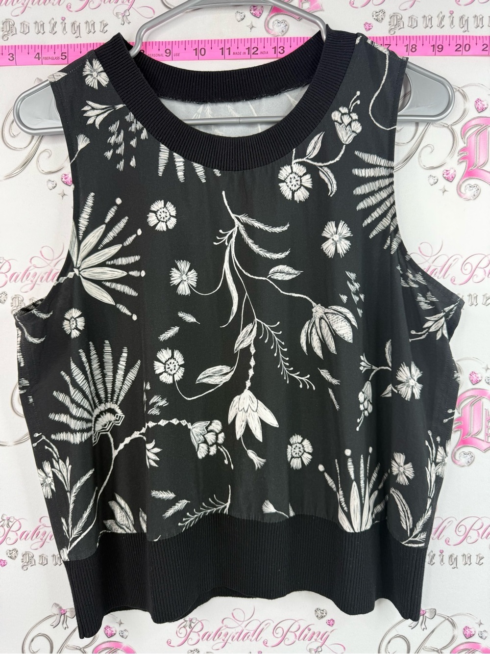 Athleta tank top flowers color block Black & White Floral Sleeveless Tank